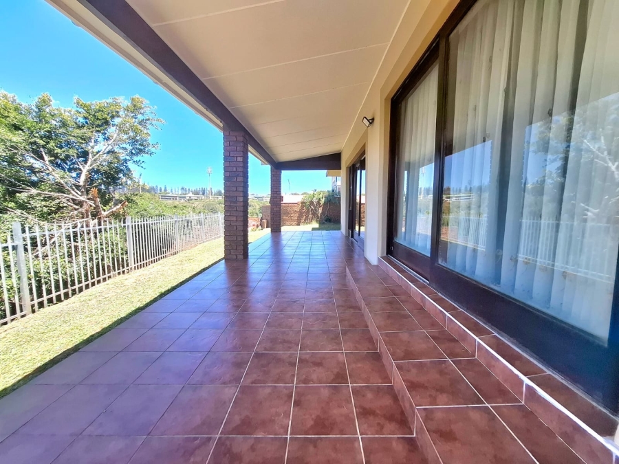 6 Bedroom Property for Sale in Baysville Eastern Cape